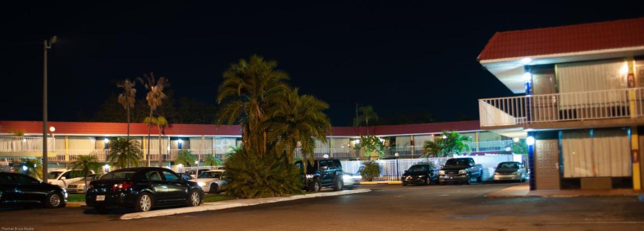 Express Inn & Suites - 5 Miles From St Petersburg Clearwater Airport Dış mekan fotoğraf