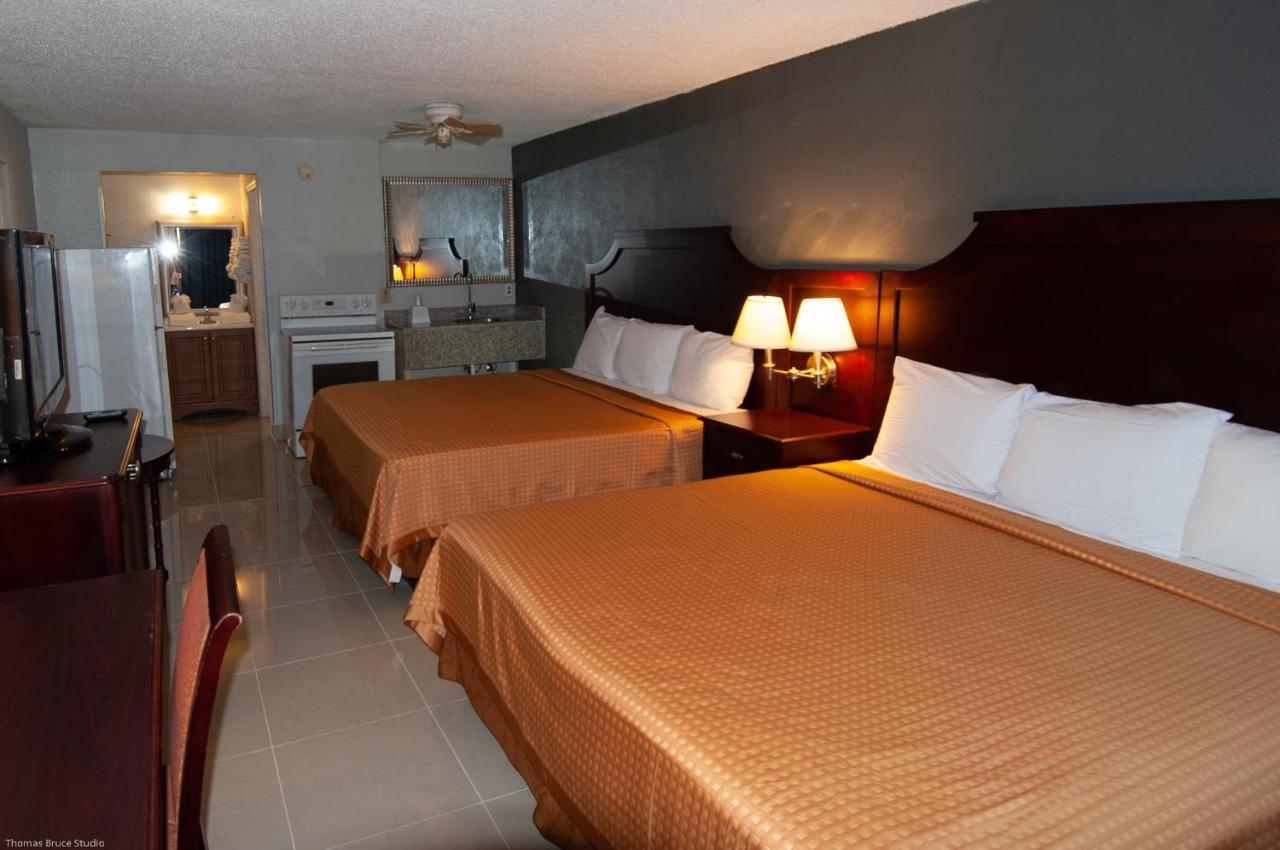 Express Inn & Suites - 5 Miles From St Petersburg Clearwater Airport Dış mekan fotoğraf