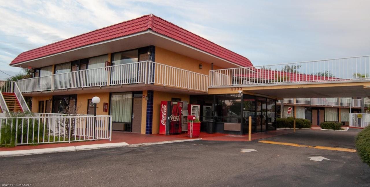 Express Inn & Suites - 5 Miles From St Petersburg Clearwater Airport Dış mekan fotoğraf